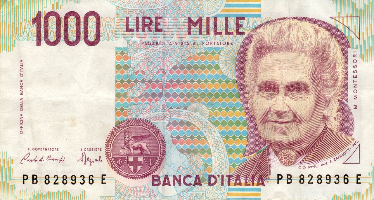500 lire bimetalliche su sfondo bianco, simbolo di valore collezionistico attuale.