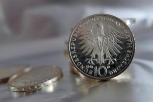 Centesimo raro coniato in anni specifici, potenzialmente valutato fino a 700 euro.